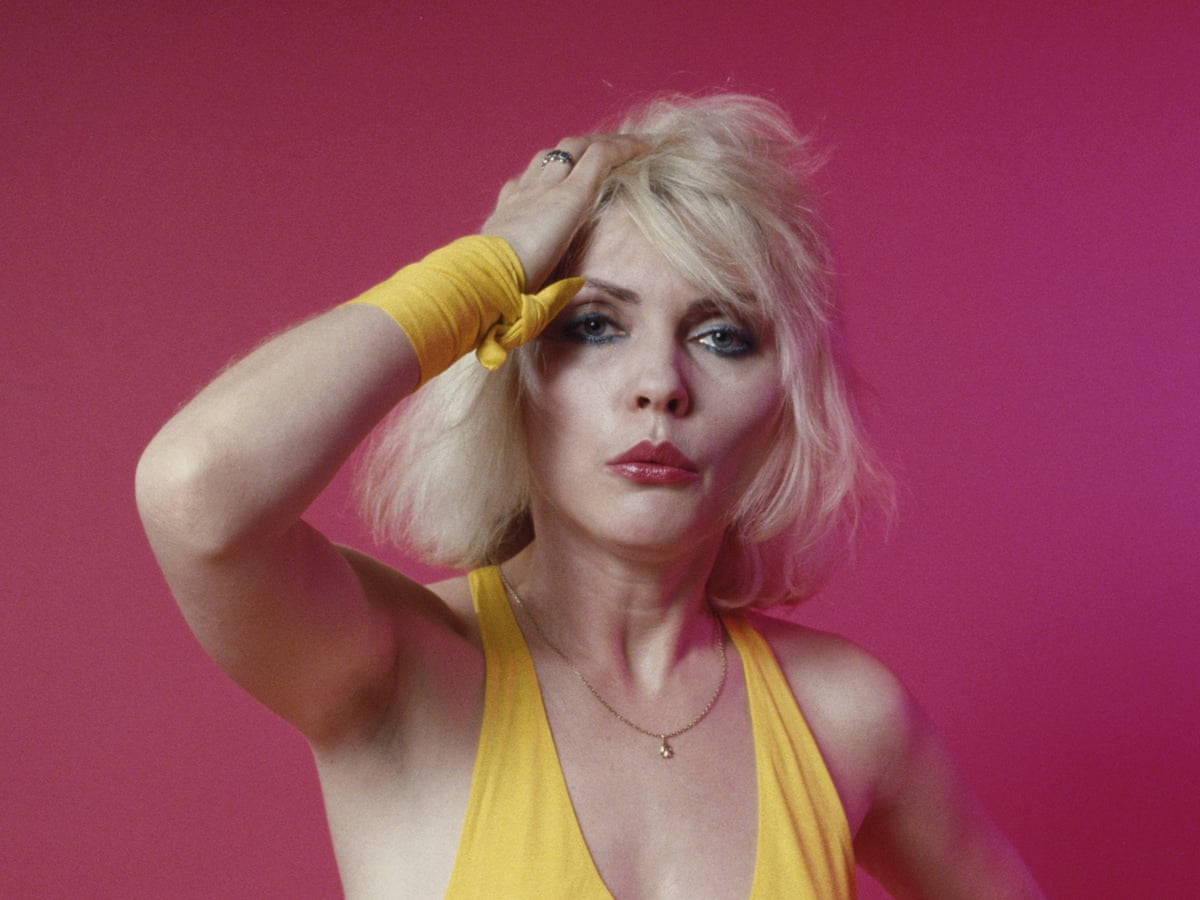 Blondie Debbie Harry Yellow Dress Vintage Photo Wallpaper