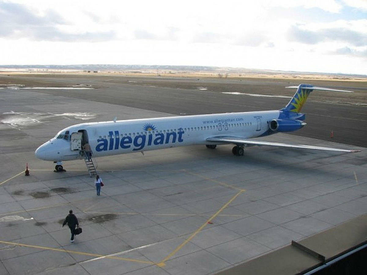 Boarding Allegiant Air Wallpaper