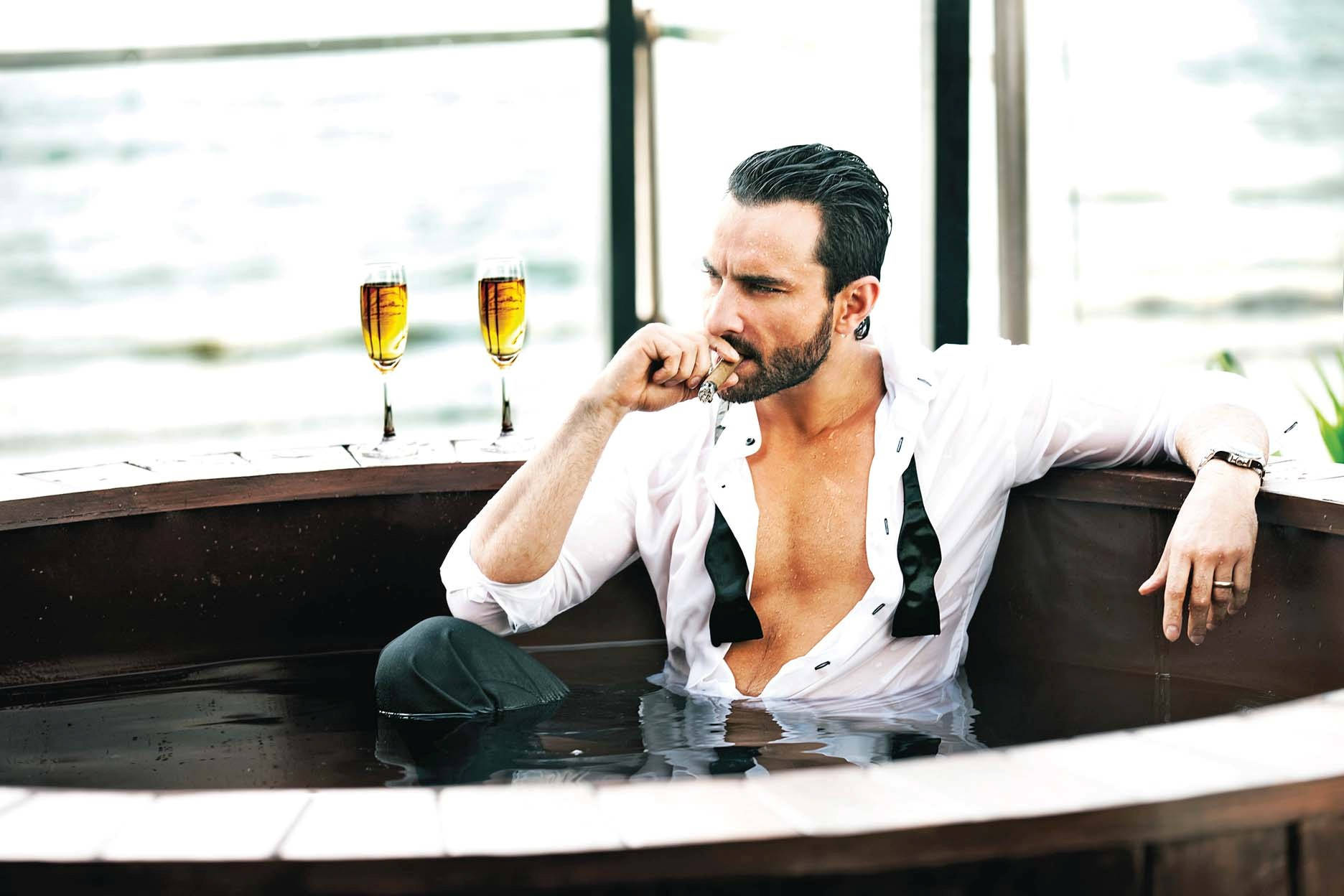 Bollywood Film Actor Saif Ali Khan Wallpaper