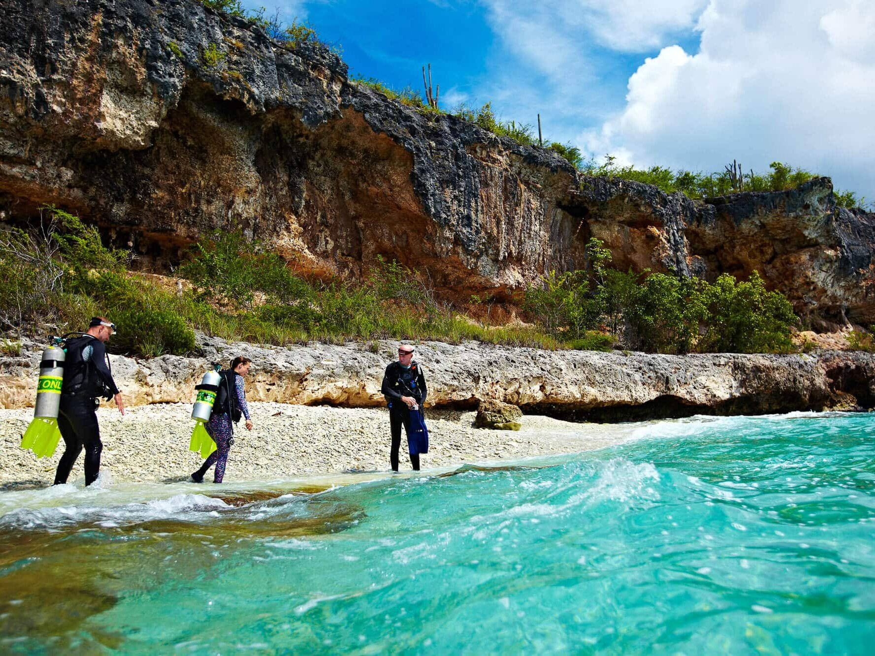 Bonaire Scuba Divers Wallpaper