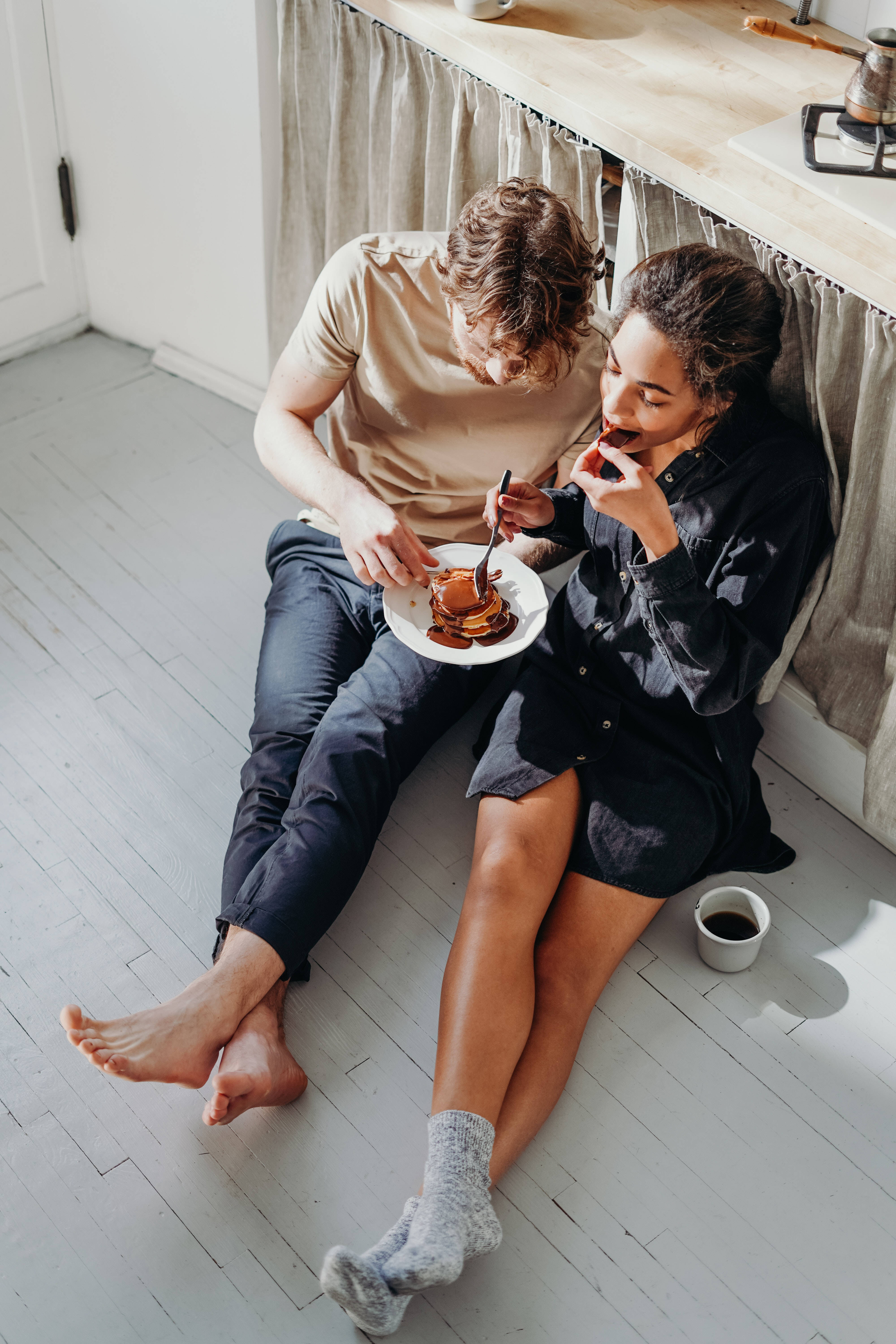 Boyfriend And Girlfriend Pancakes On Floor Wallpaper