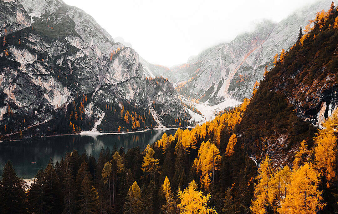 Braies Lake Fall Desktop Wallpaper