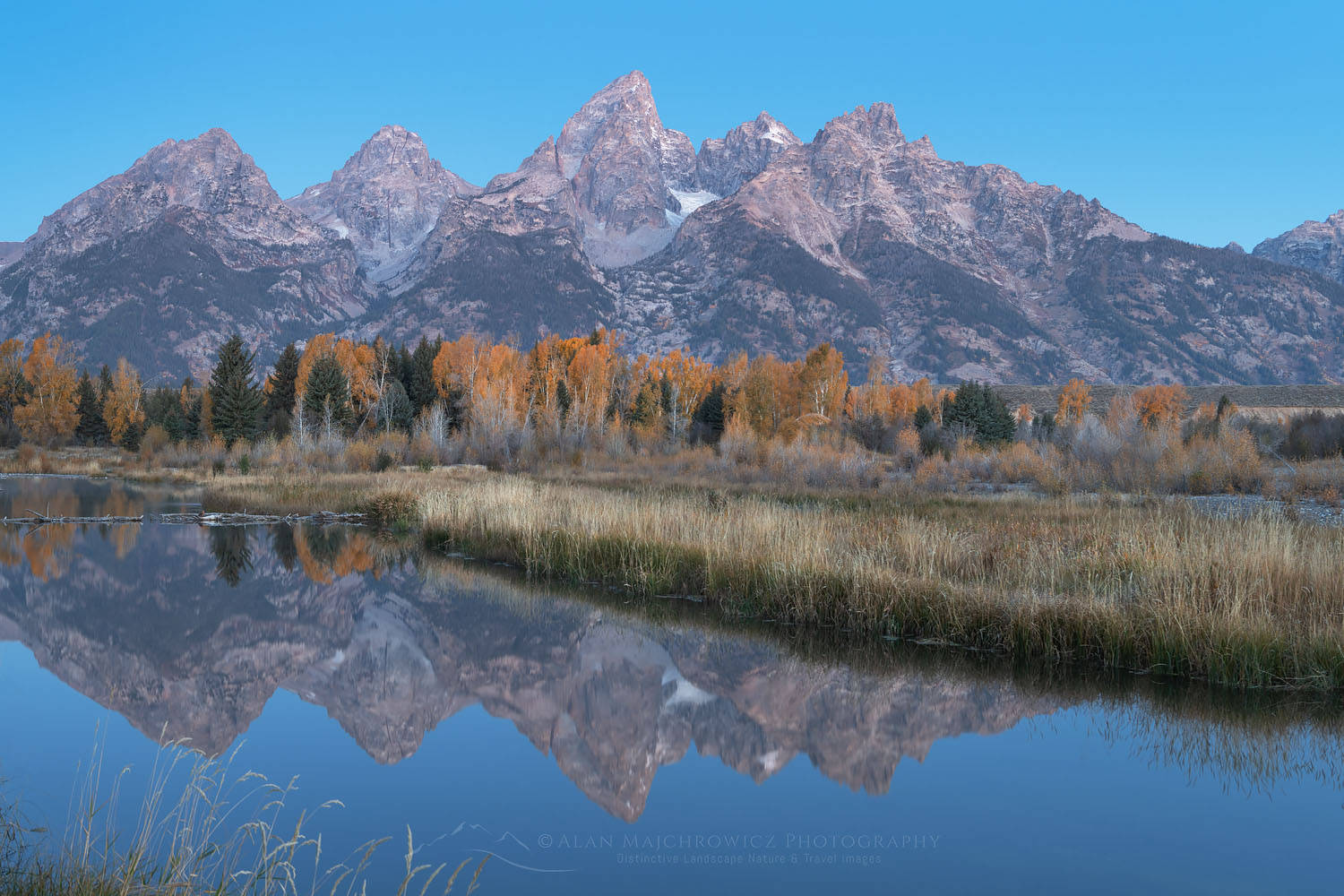 Breathtaking Sunrise Over The Grand Teton National Park Wallpaper