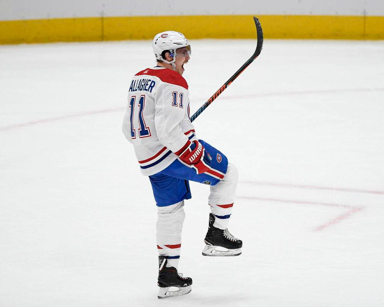 Brendan Gallagher Lifting Foot Wallpaper