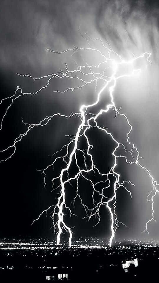 Bright & Powerful Cool Lightning Capture Wallpaper