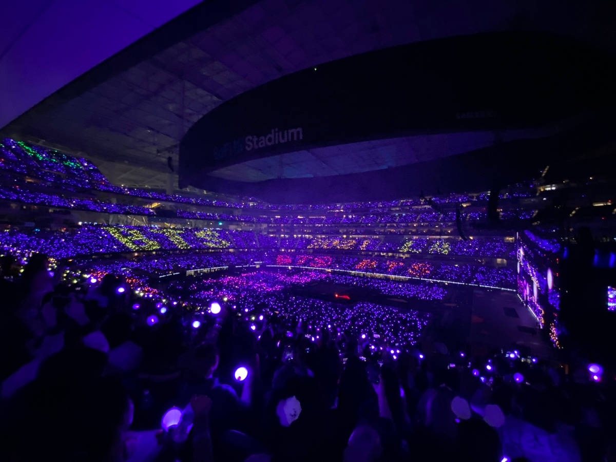 Bts Concert With The Purple Ocean Wallpaper