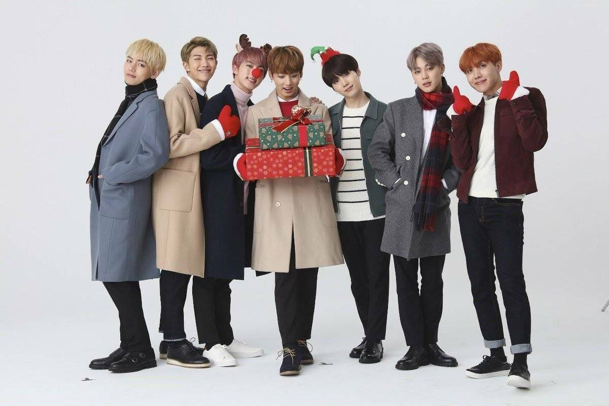 Bts Desktop Christmas Gifts Wallpaper