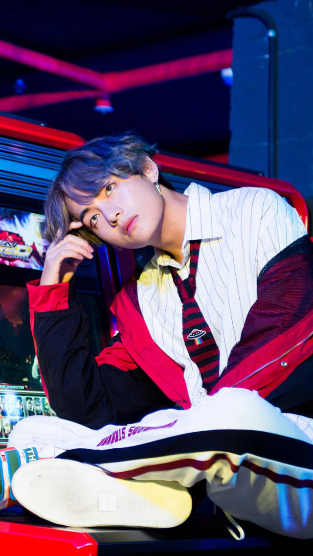 Bts Taehyung In Arcade Wallpaper