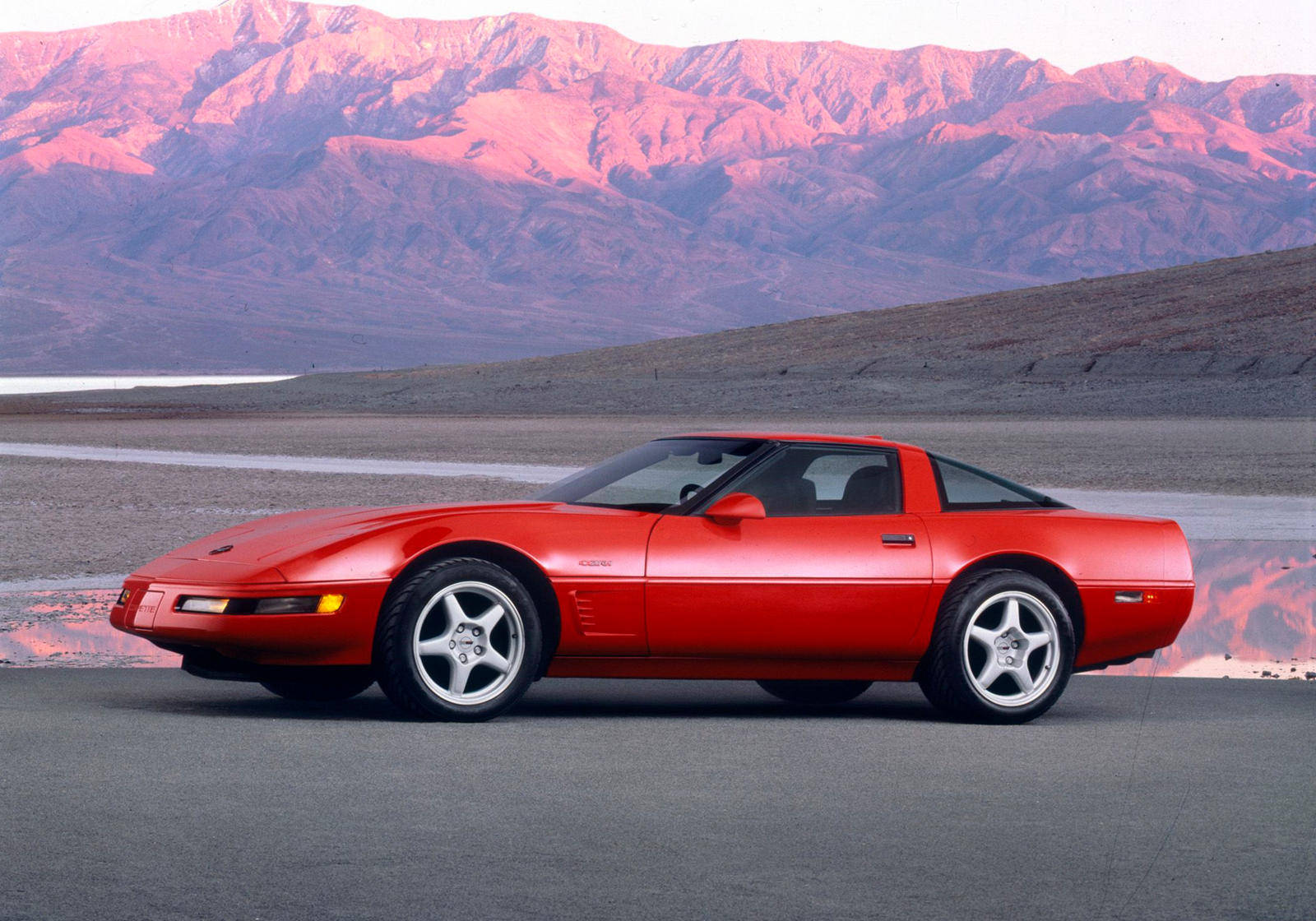 C4 Corvette Mountain Background Wallpaper