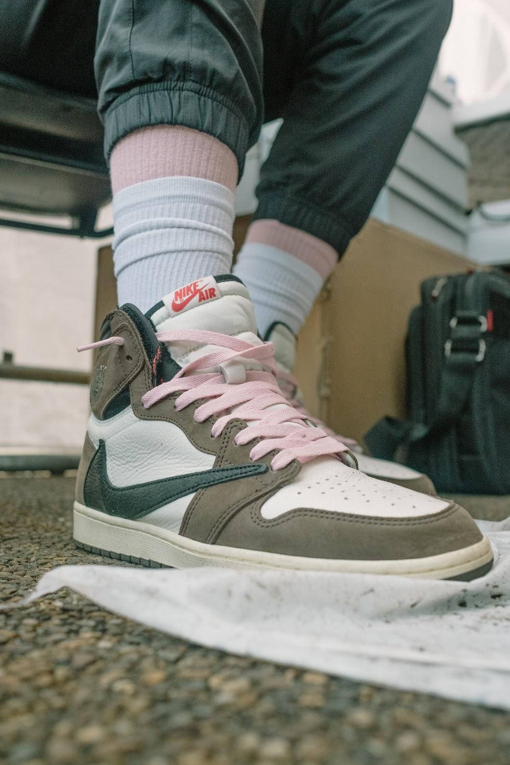 Cactus Jack Travis Scott Jordan 1 Pink Aesthetic Laces Wallpaper