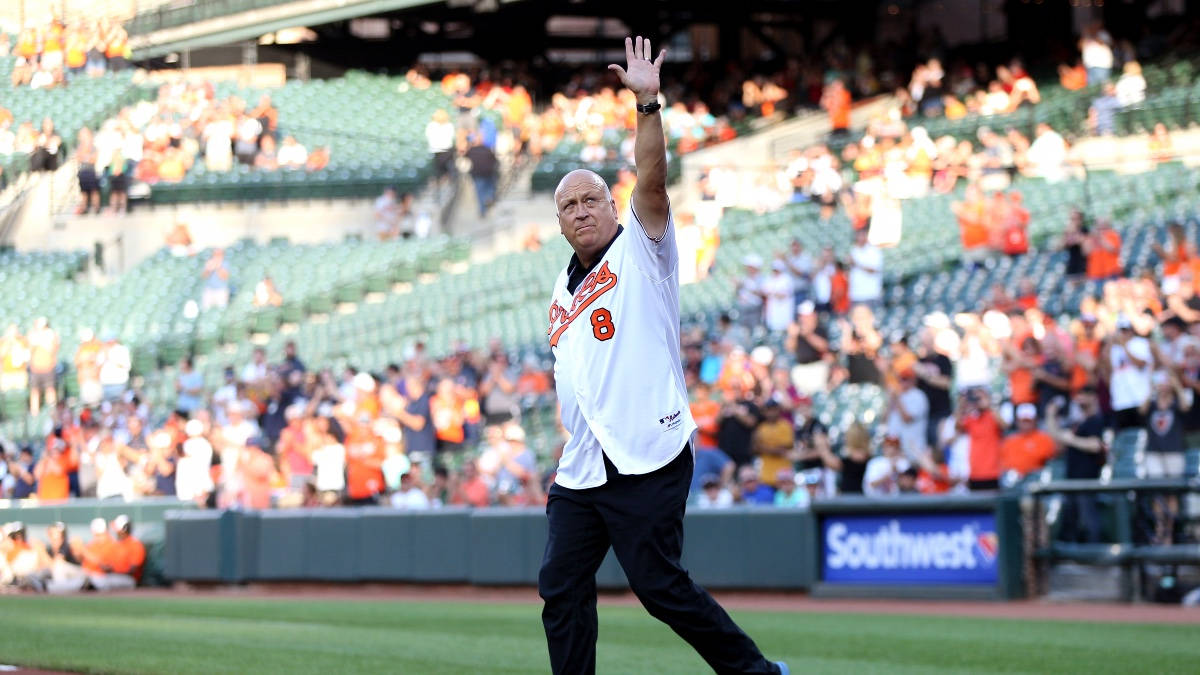 Cal Ripken Jr Waving To Fans Wallpaper