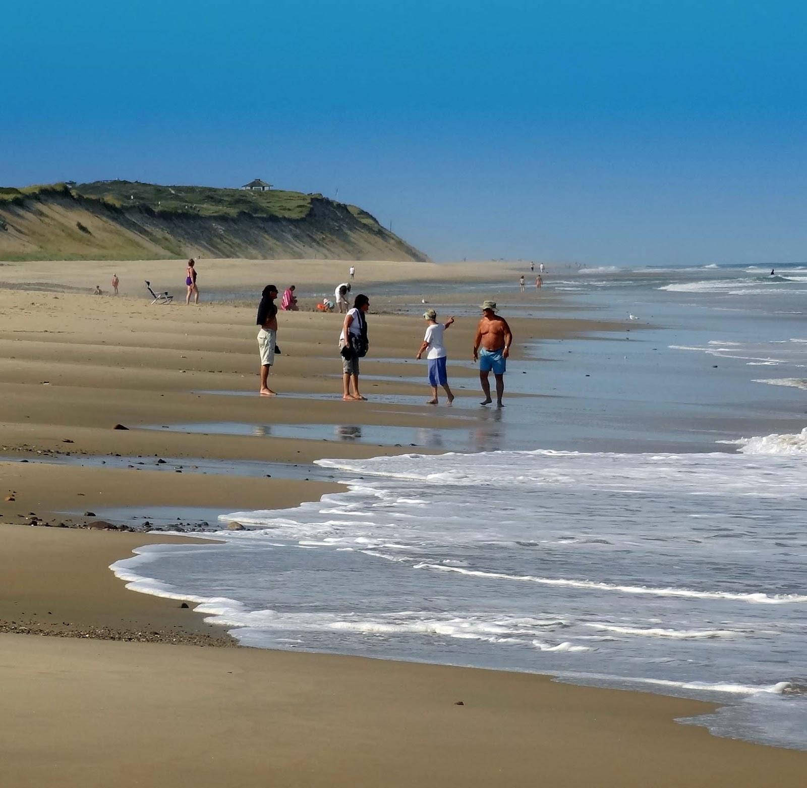 Cape Cod Tourists By The Beach Wallpaper