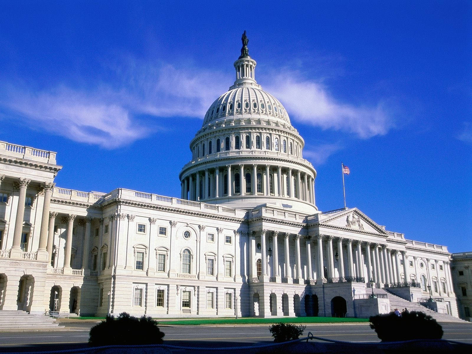 Capitol Hill Bright Blue Sky Wallpaper