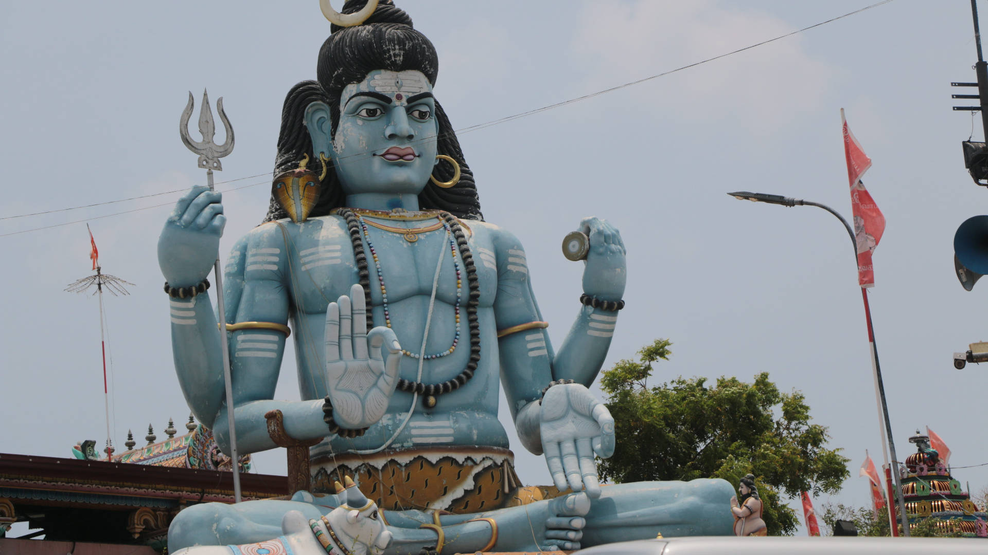 Caption: Majestic Standing Of Lord Shiva At Koneswaram Temple Wallpaper