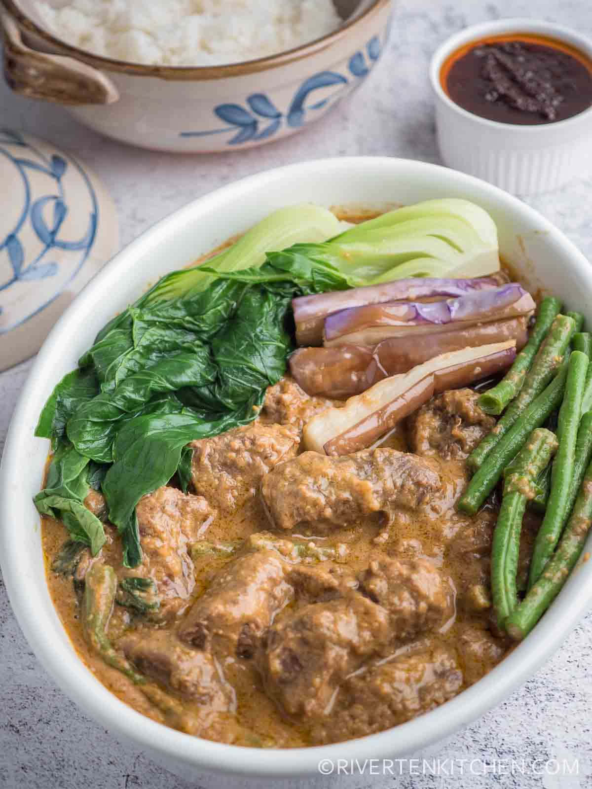 Caption: Succulent Filipino Dish, Kare-kare Wallpaper