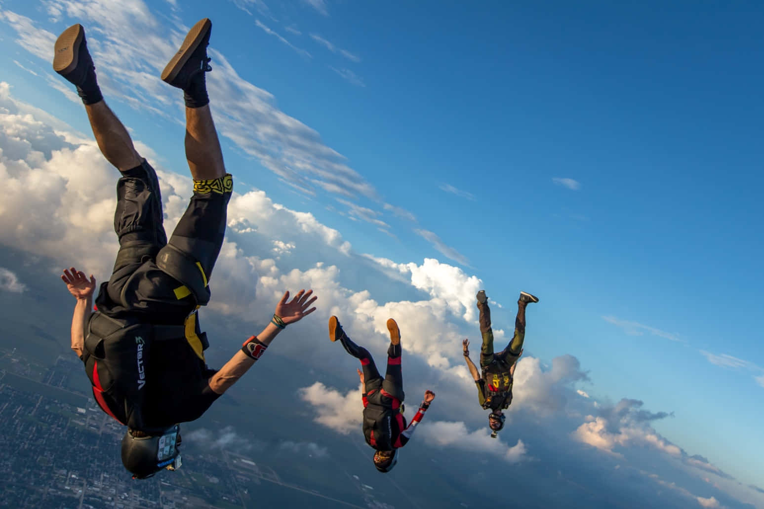 Captivating Moment Of Exhilarating Freefall Wallpaper