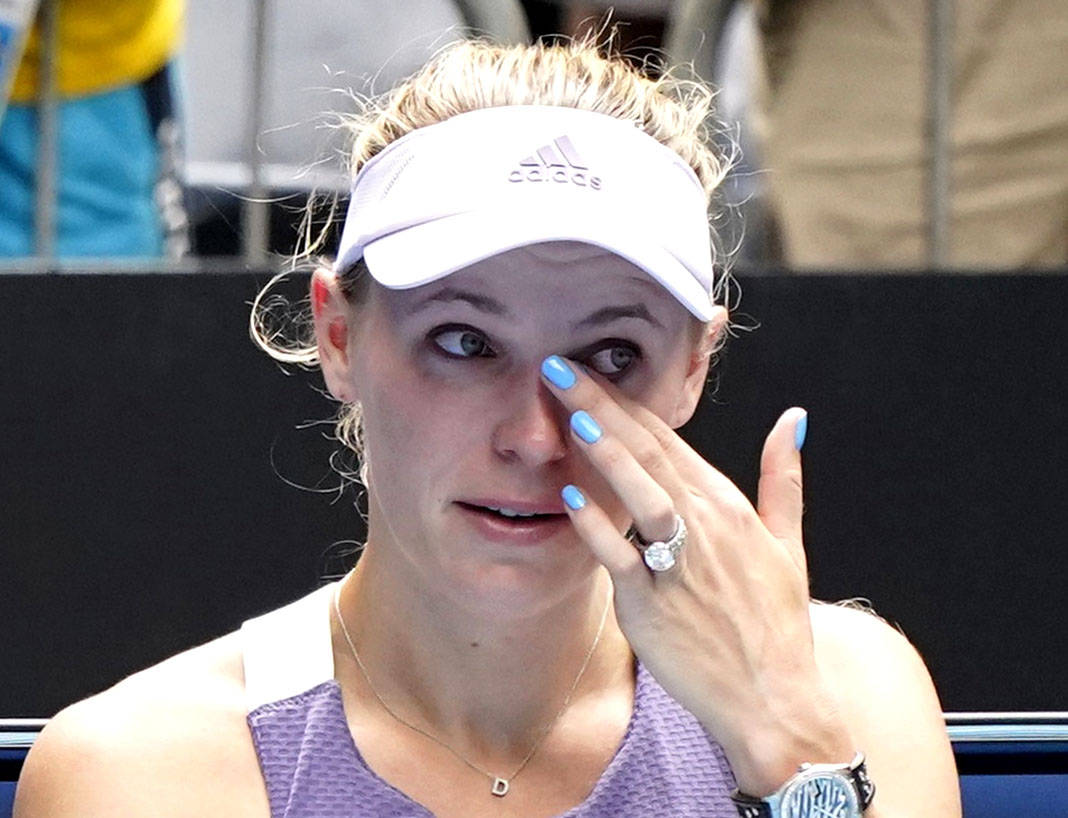 Caroline Wozniacki Wiping Tears Away Wallpaper