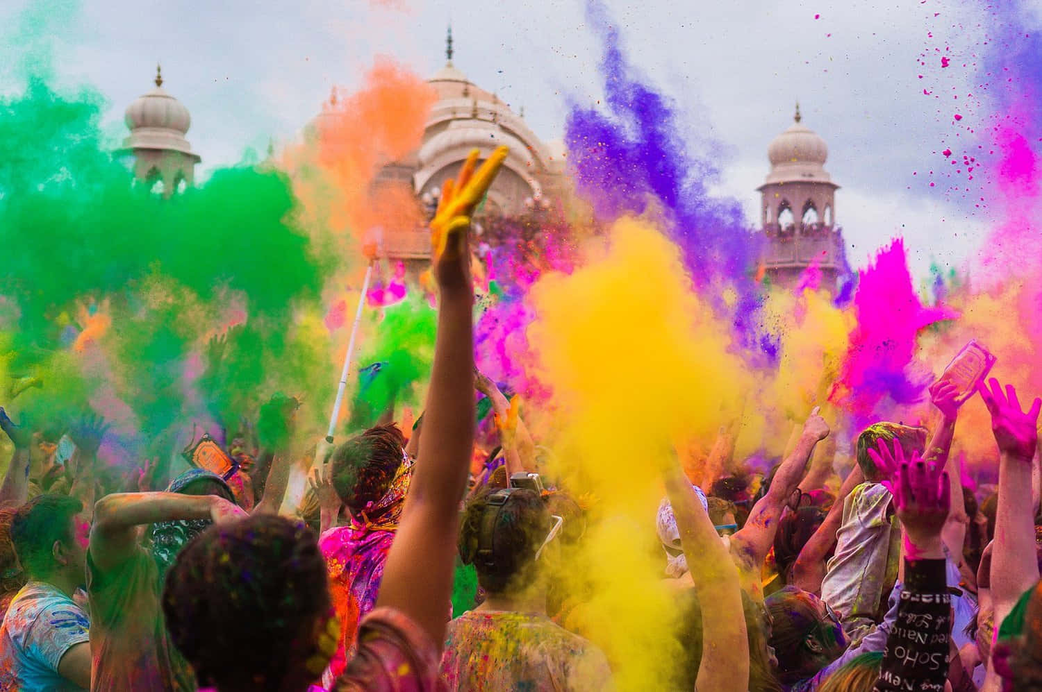 Celebrate Holi With Friends And Family Wallpaper