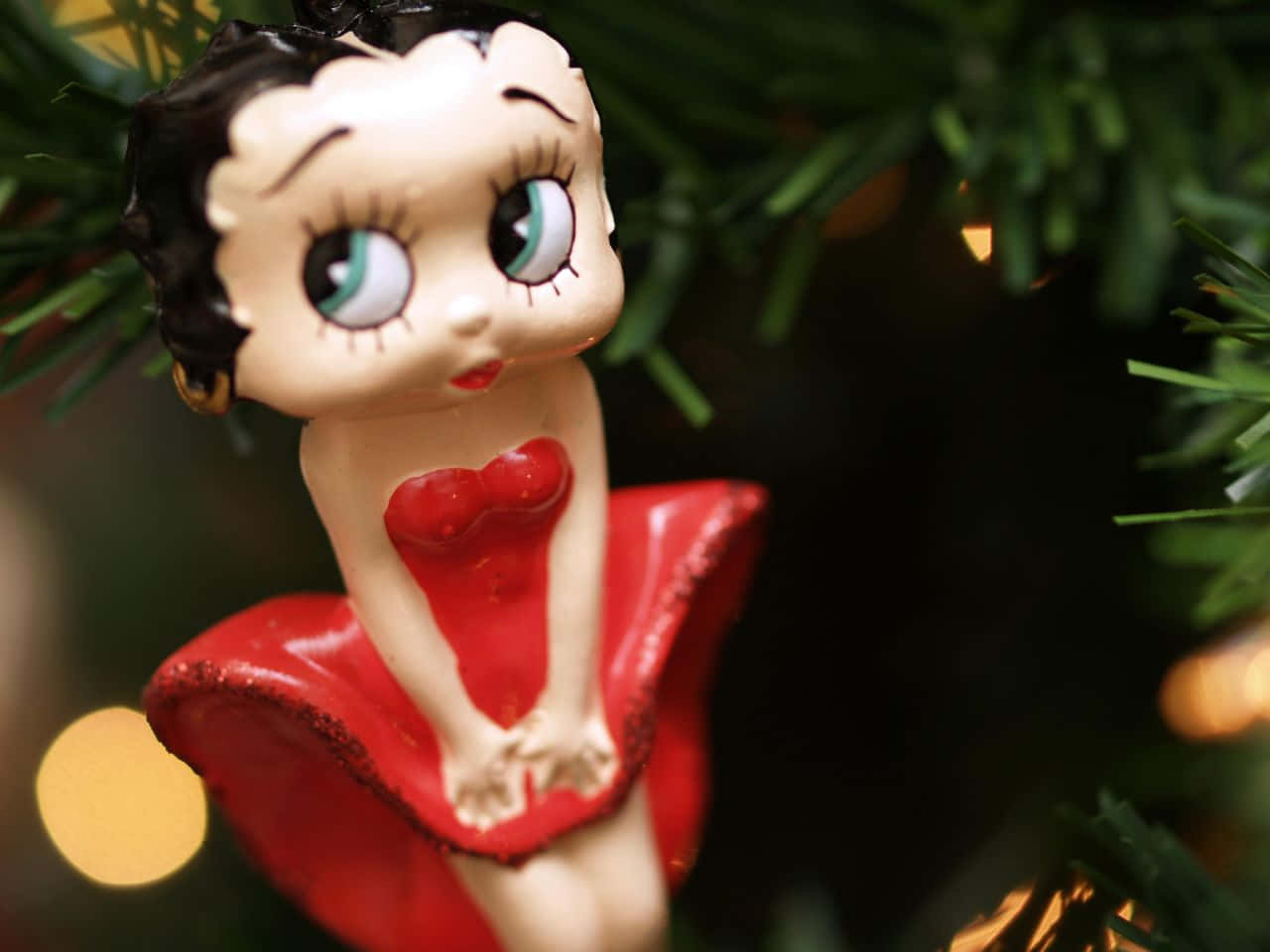 Celebrating The Holidays With Betty Boop Wallpaper