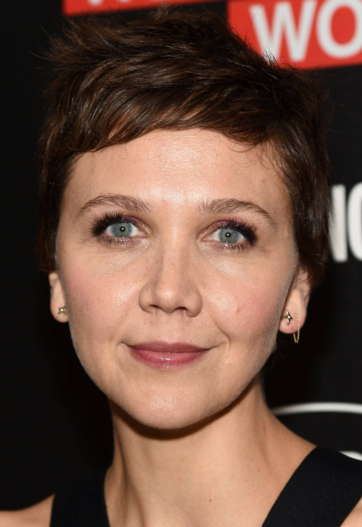 Celebrity Actress Maggie Gyllenhaal Wallpaper