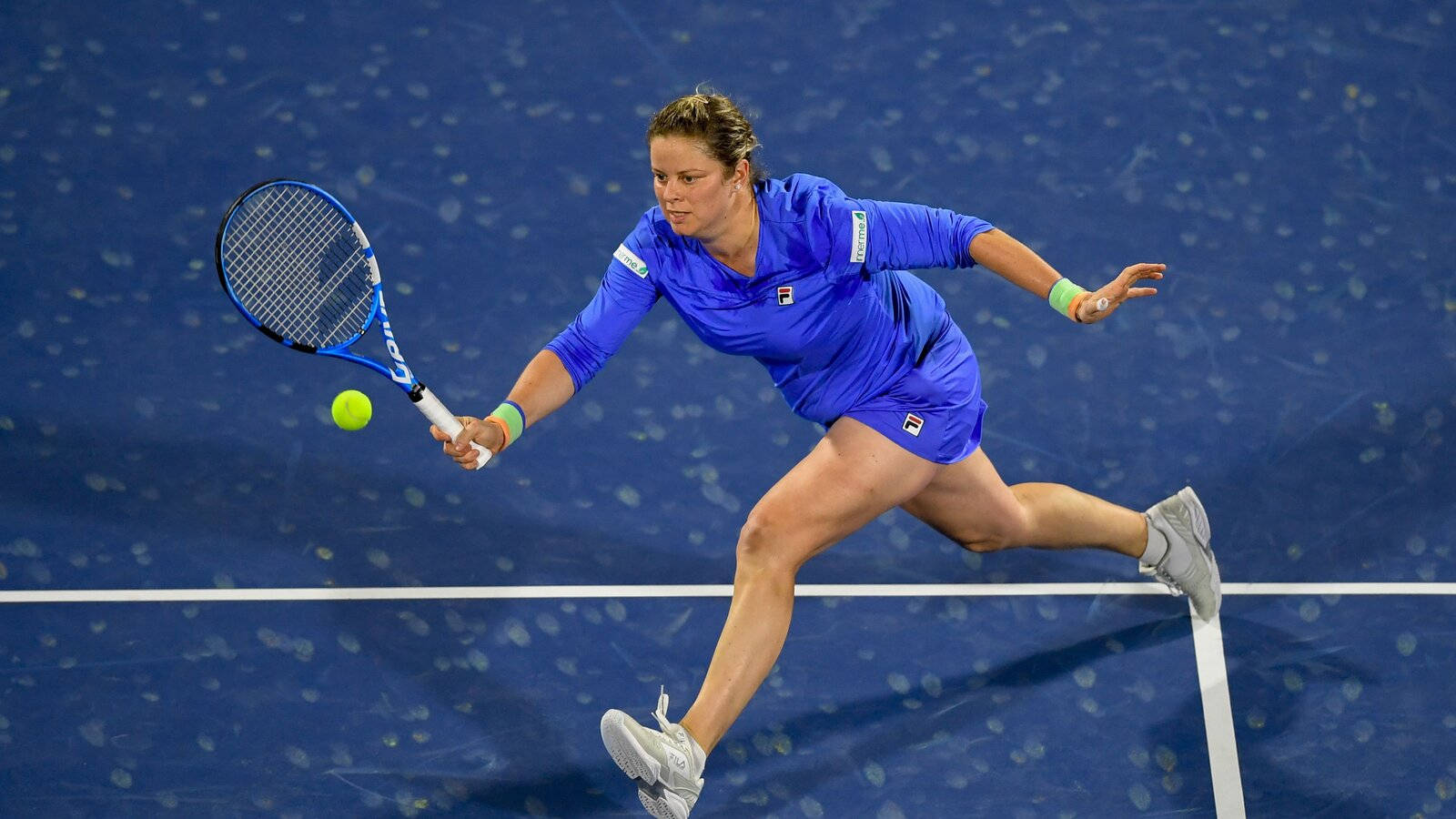 Champion Sportswoman - Kim Clijsters In Action Wallpaper