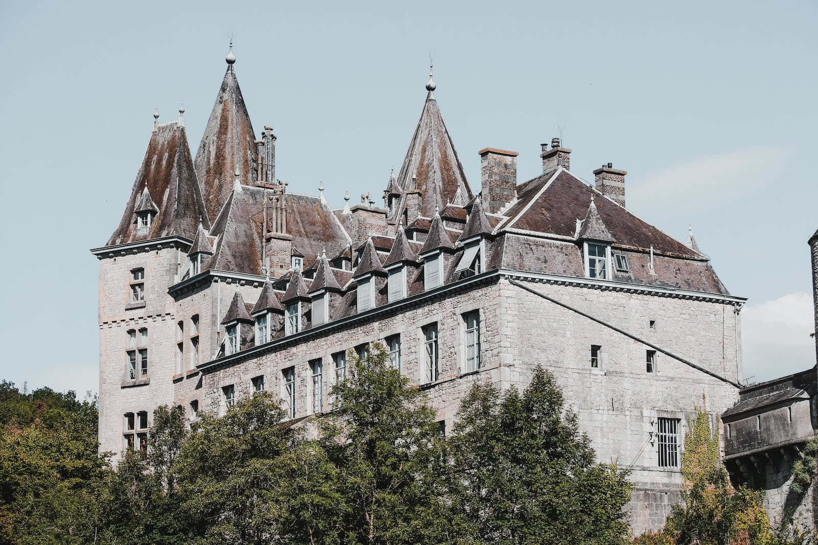 Chateau De La Rochepot Built During Middle Ages Wallpaper