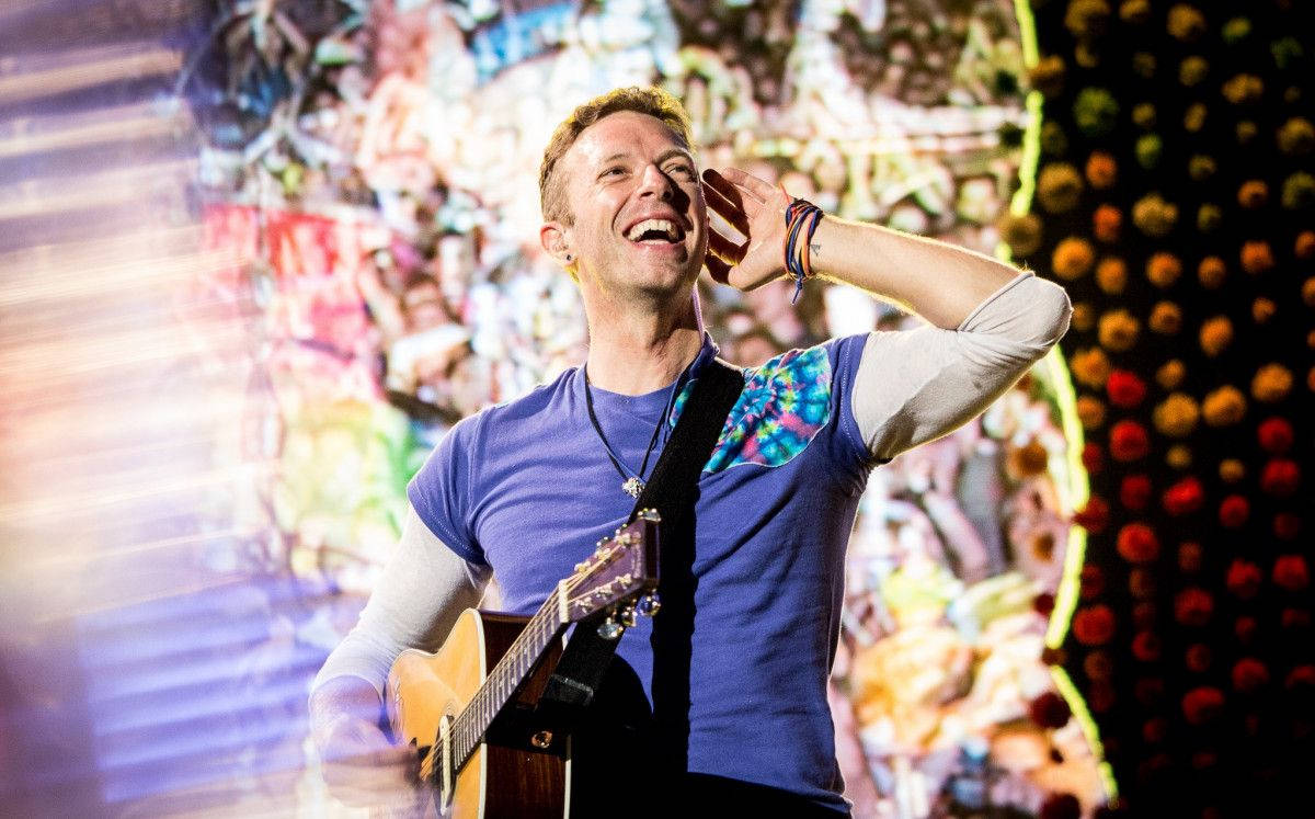 Chris Martin Music Poster Wallpaper