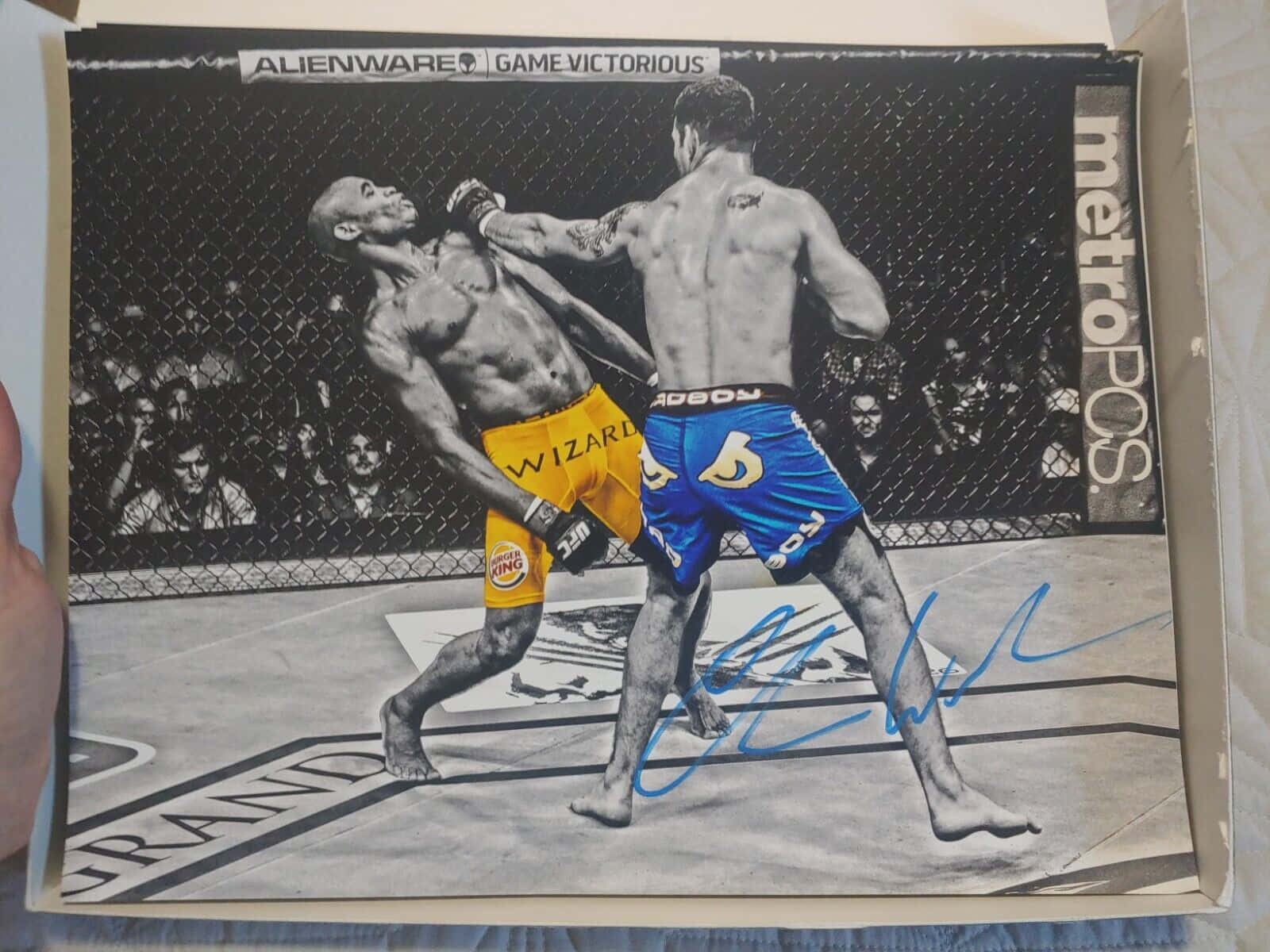 Chris Weidman Jabbing Anderson Silva Wallpaper