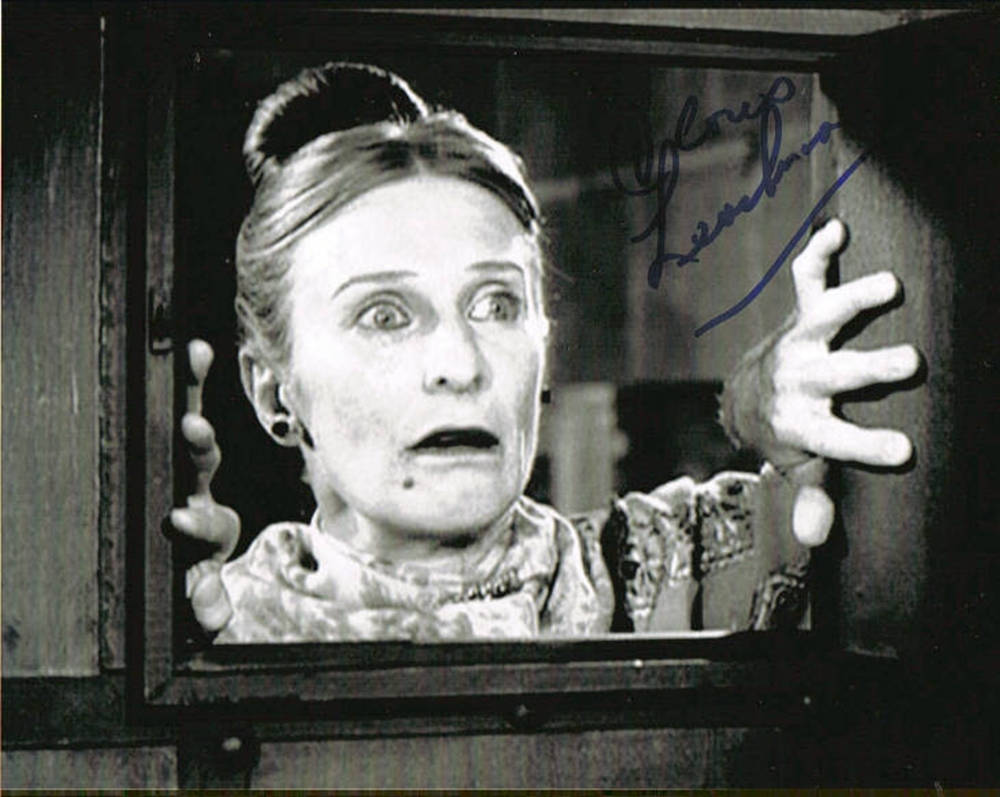 Cloris Leachman Fictional Character Frau Blücher Wallpaper