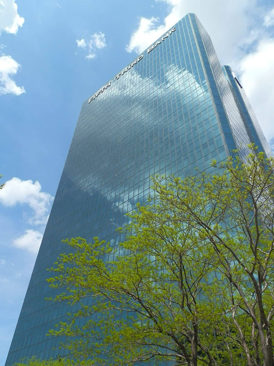 Close-up Photo Of Fifth Third Bank In Toledo Wallpaper