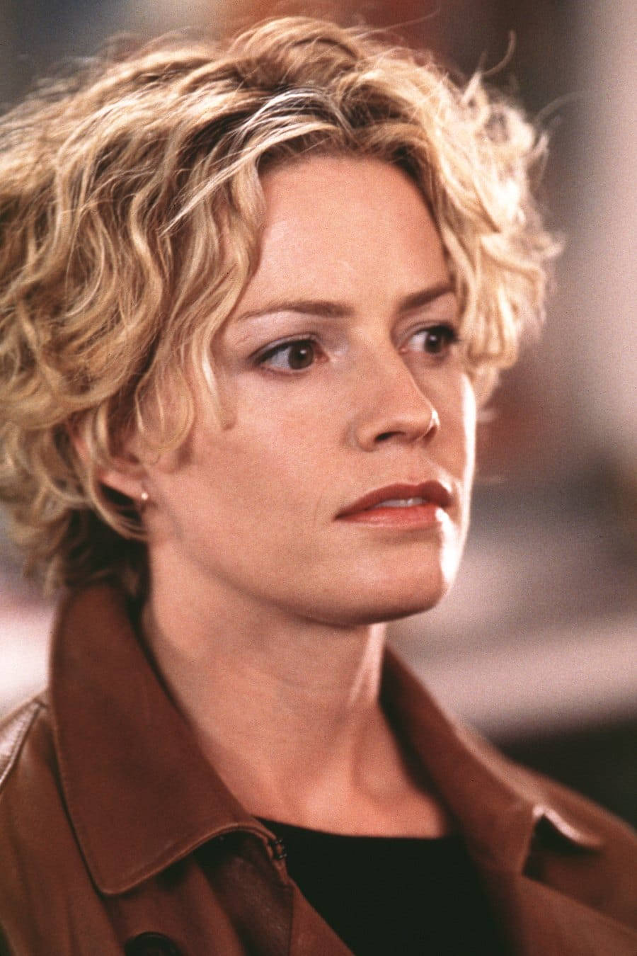 Close Up Sideview Of Elisabeth Shue Looking To The Left Wallpaper