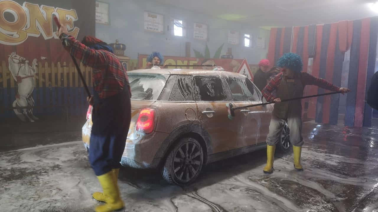 Clown Car Wash Fun Wallpaper