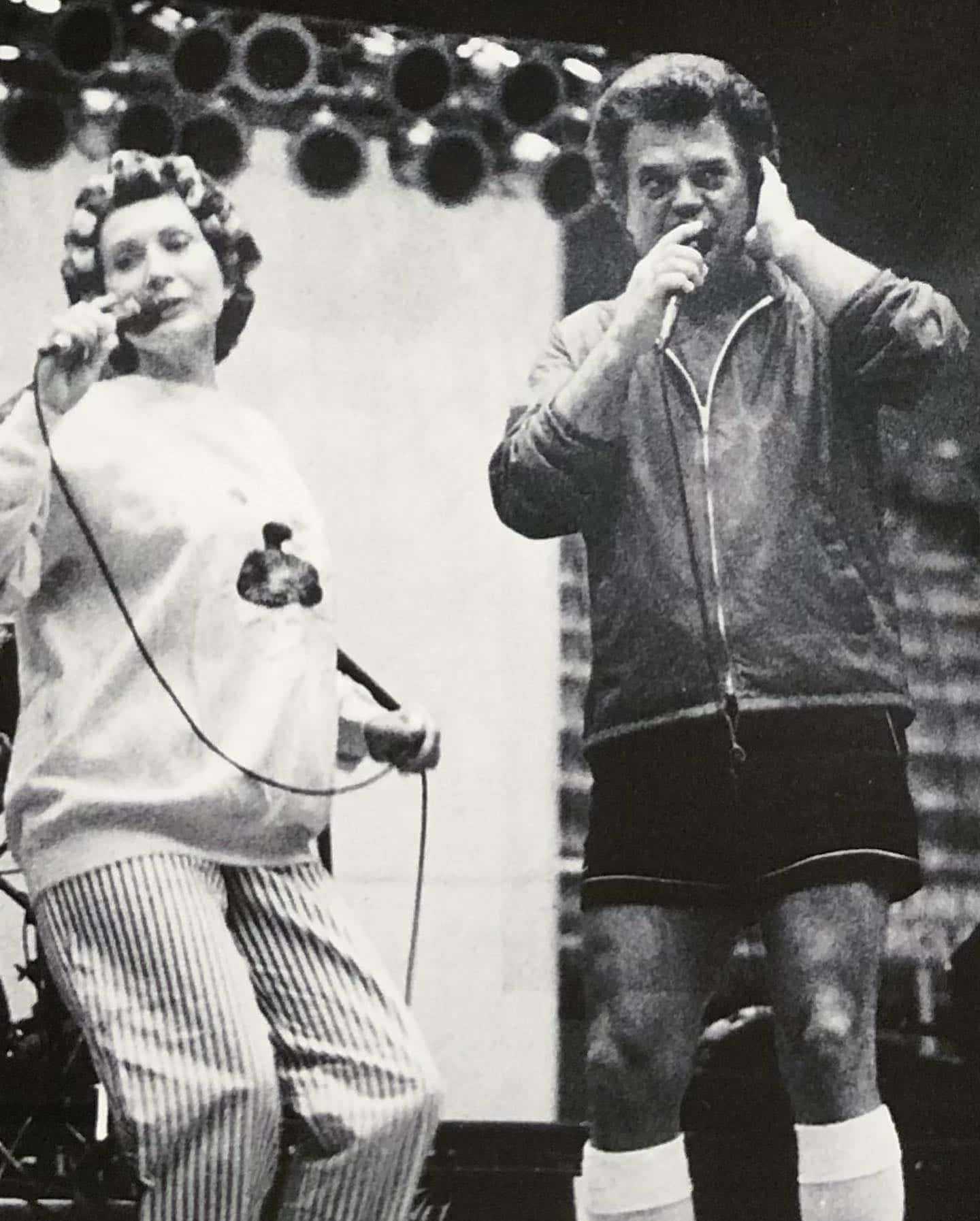 Conway_ Twitty_ Performing_in_ Shorts Wallpaper