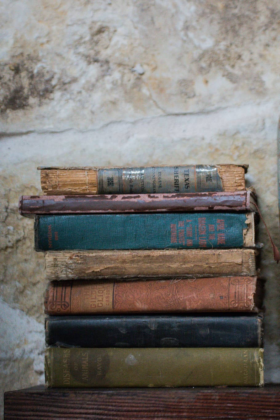 Cool Vintage Stack Of Old Books Wallpaper