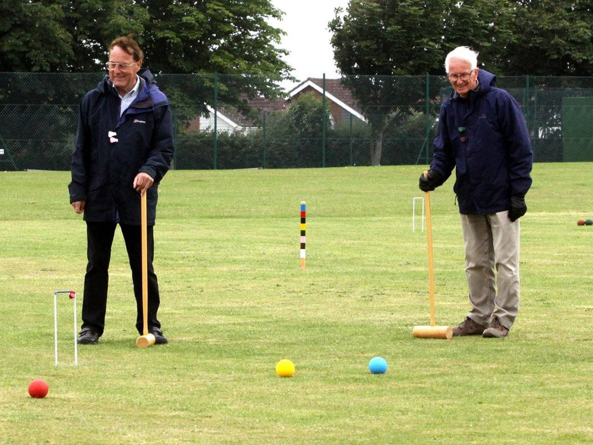 Couple Croquet Wallpaper