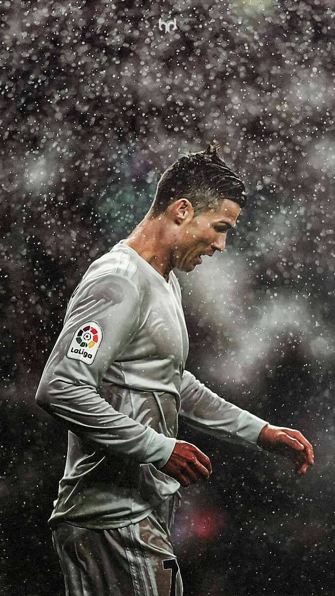 Cristiano Ronaldo Getting Soaked In The Rain Wallpaper