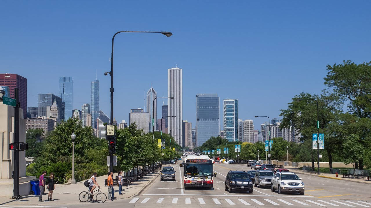 Crossing In Downtown Chicago, Illinois Wallpaper