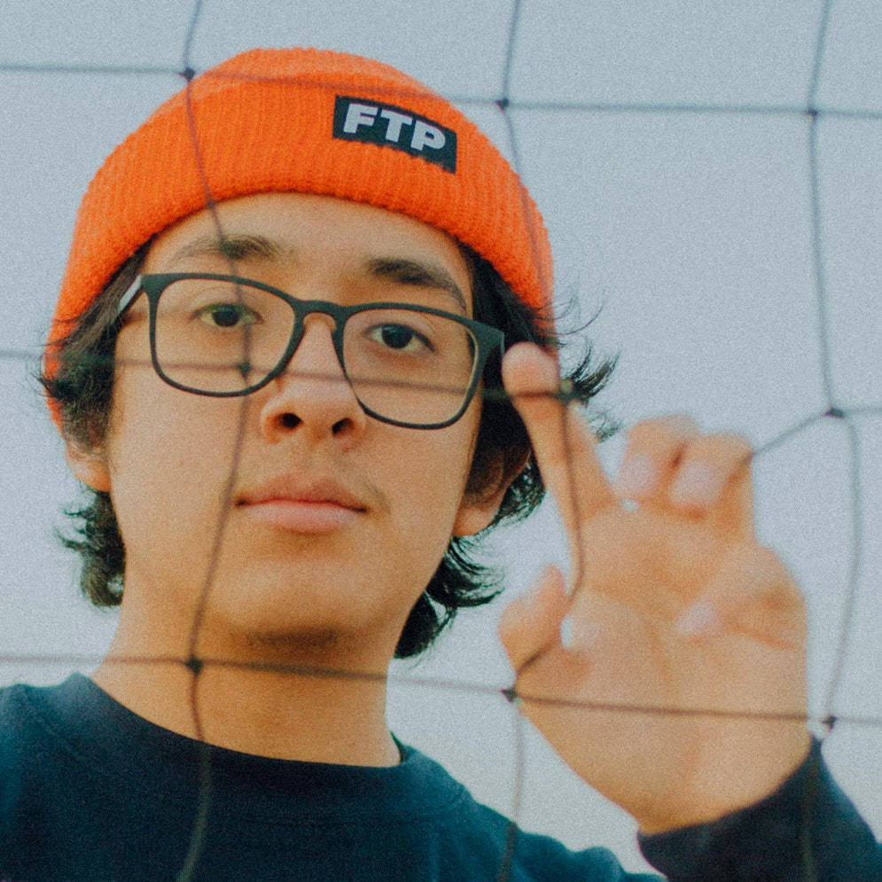 Cuco Creates Music That Invokes Nostalgia, Emotion And Inspiration. Wallpaper