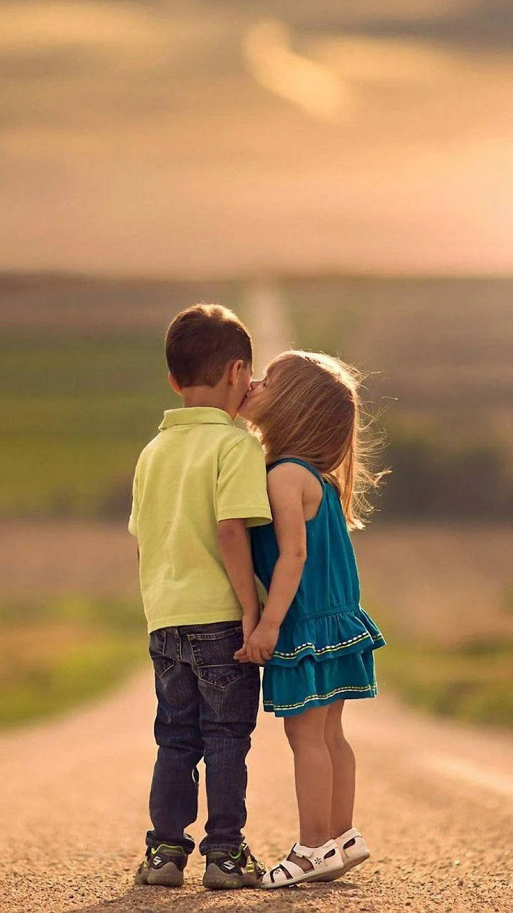 Cute Kids Kissing Hd Wallpaper