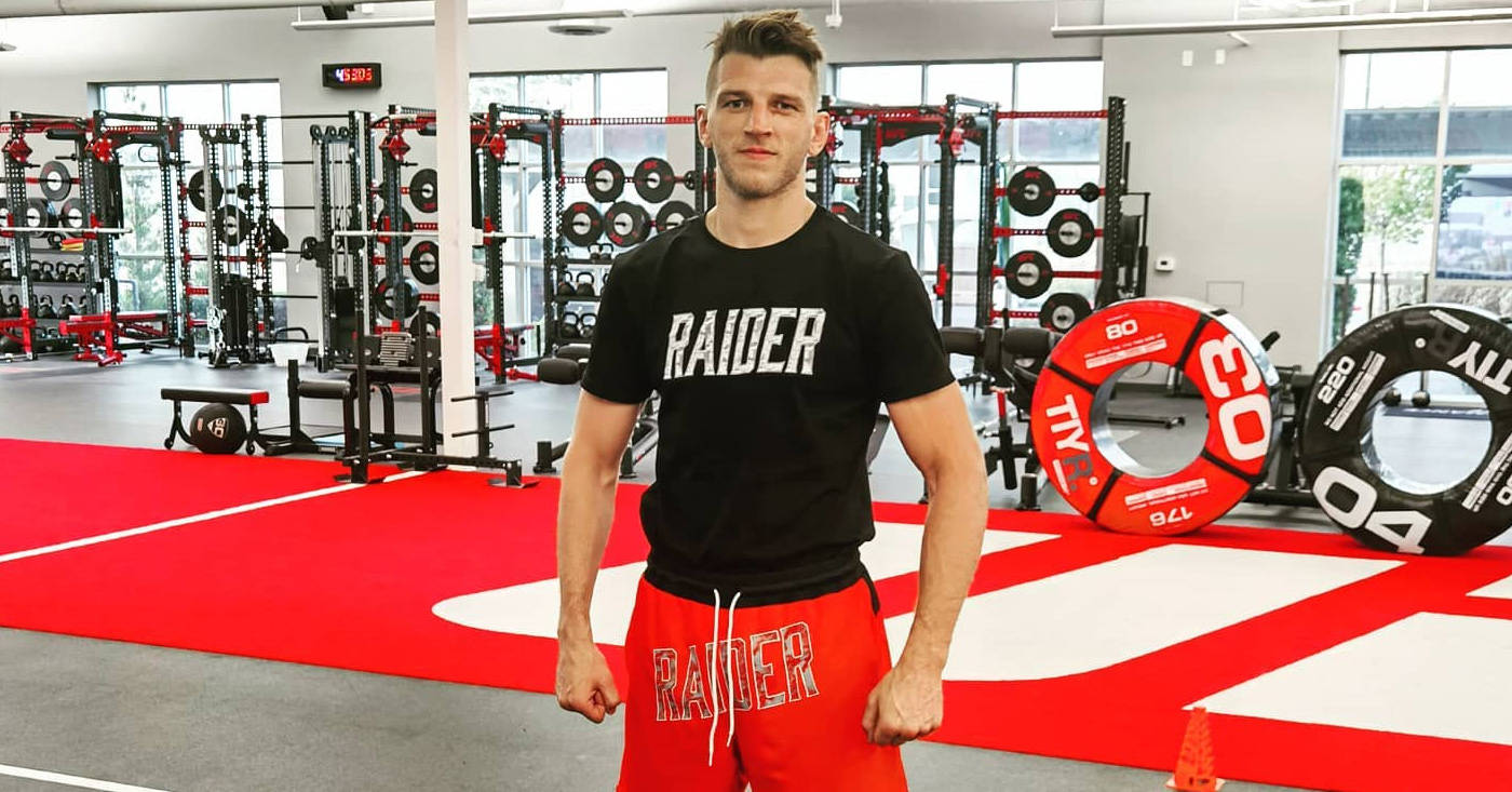 Dan Hooker At Training Gym Wallpaper