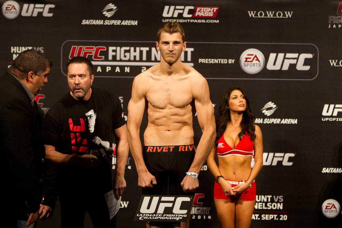 Dan Hooker Ufc Weigh-in Wallpaper