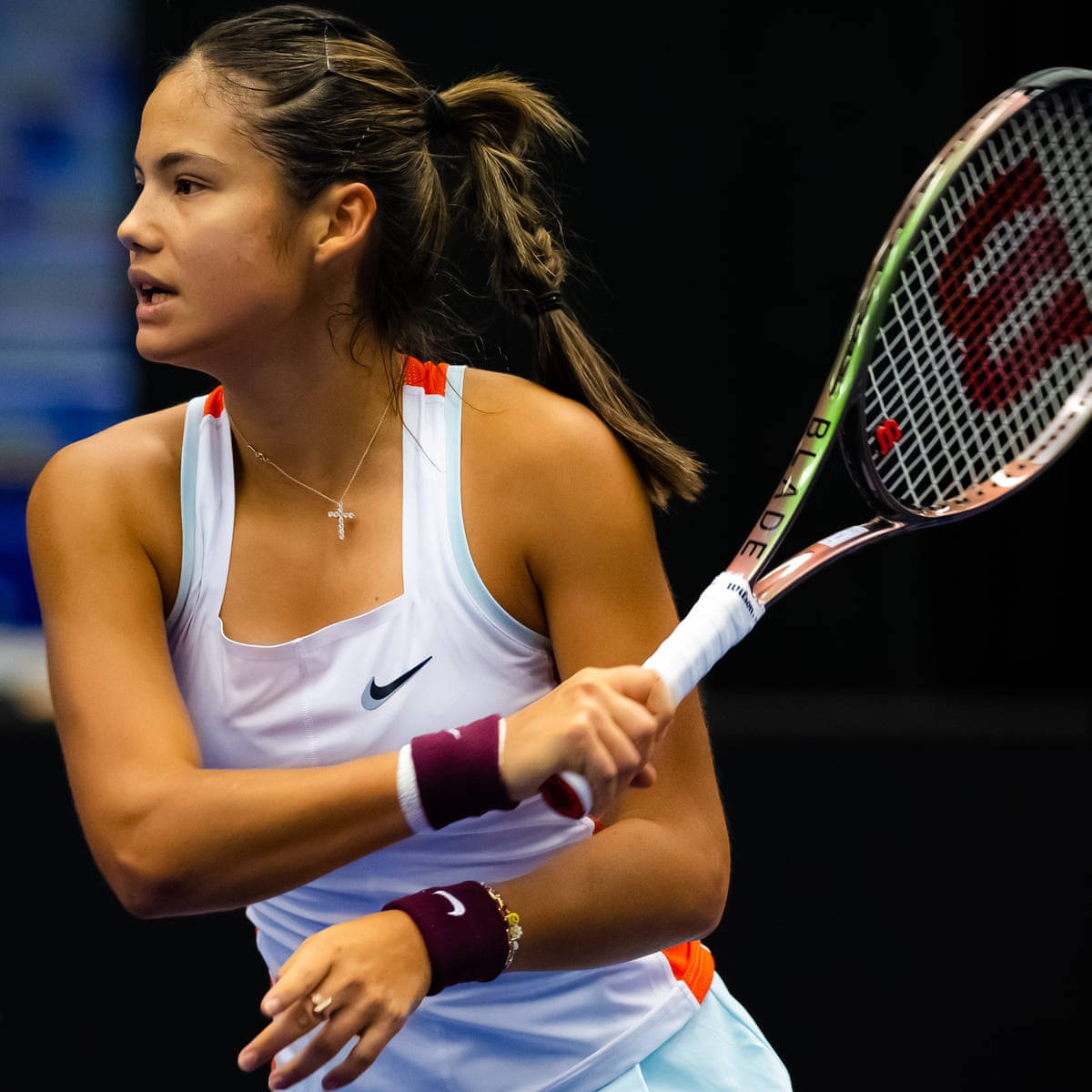 Daria Kasatkina Swings With One Arm Wallpaper