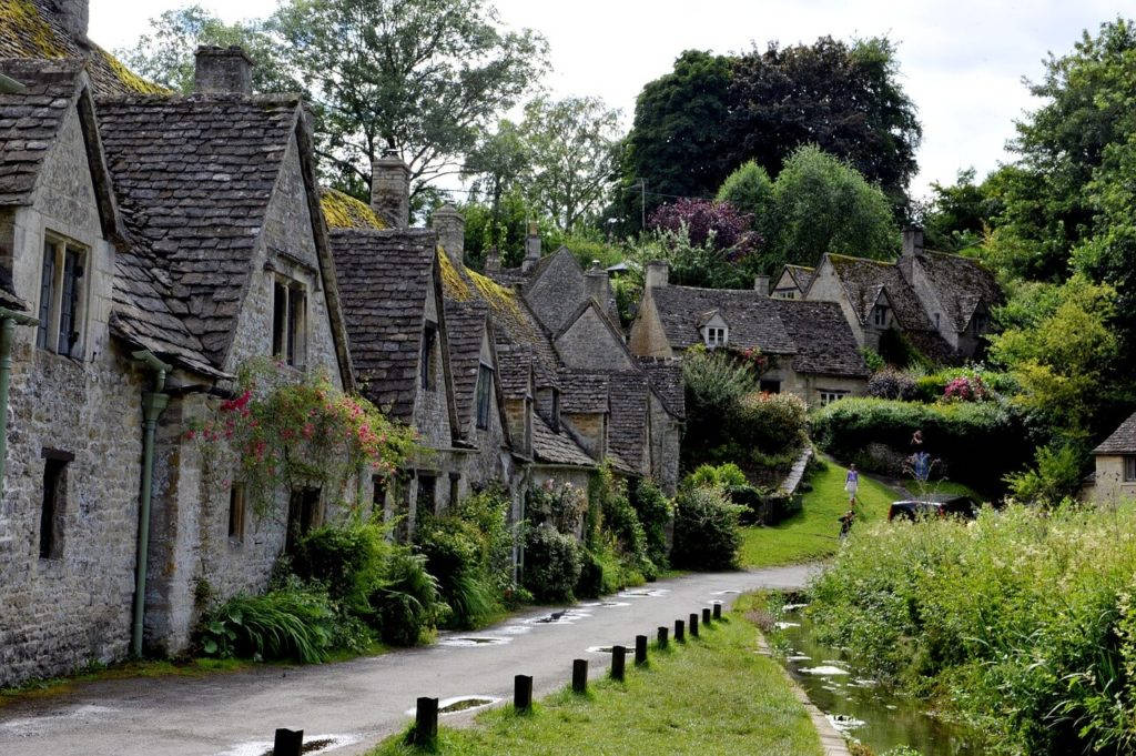 Dark Cottage Costwolds In Uk Wallpaper