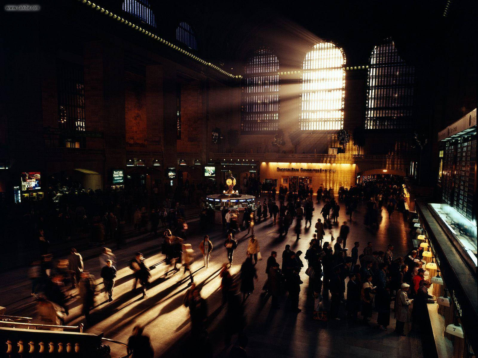 Dark Interiors Of Grand Central Terminal Wallpaper