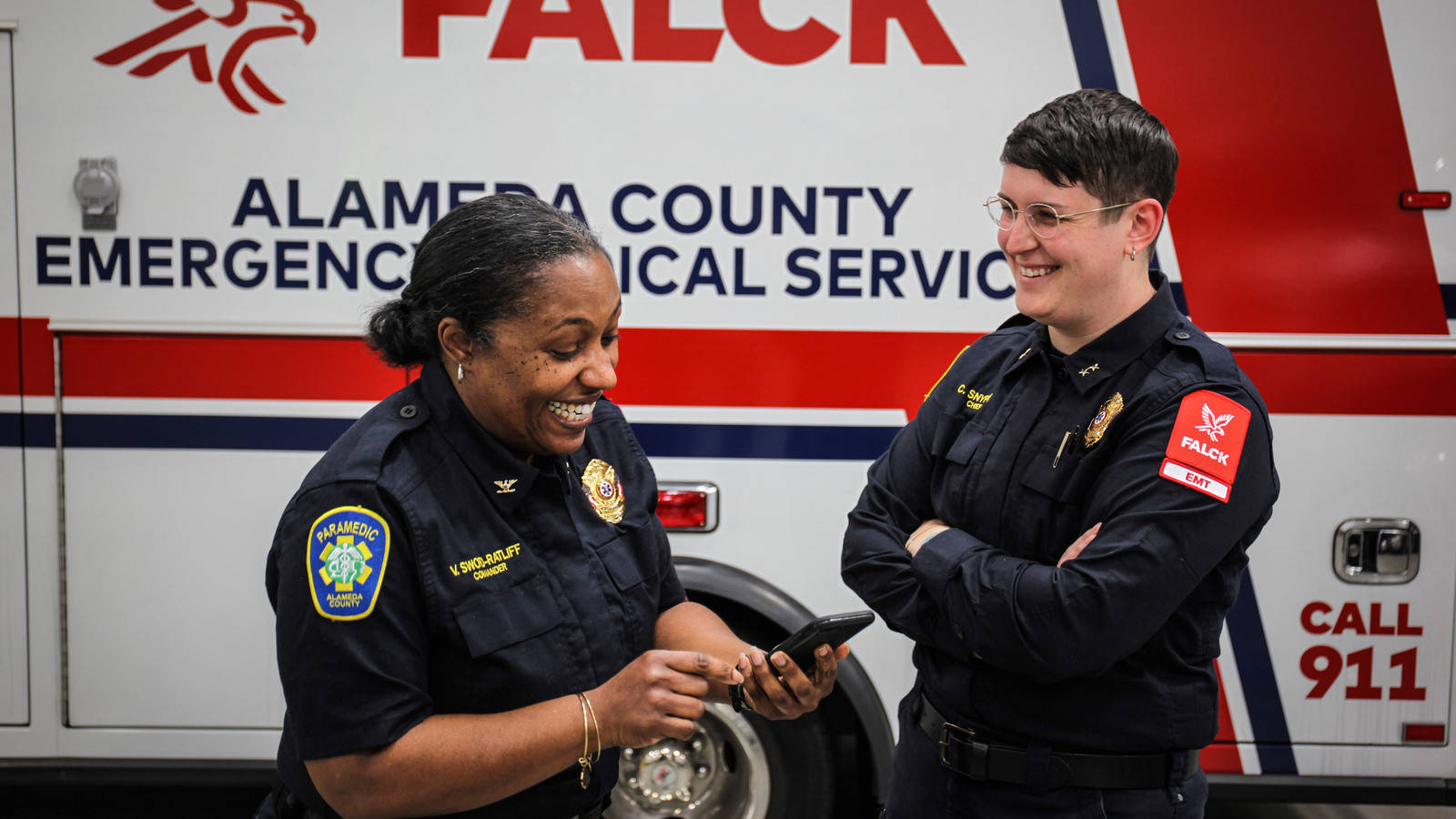 Dedicated Alameda County Emergency Medical Service Paramedic Wallpaper