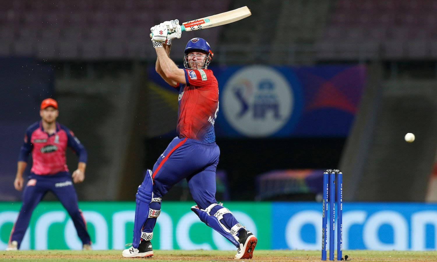 Delhi Capitals Star Player Mitchell Marsh In Action Wallpaper