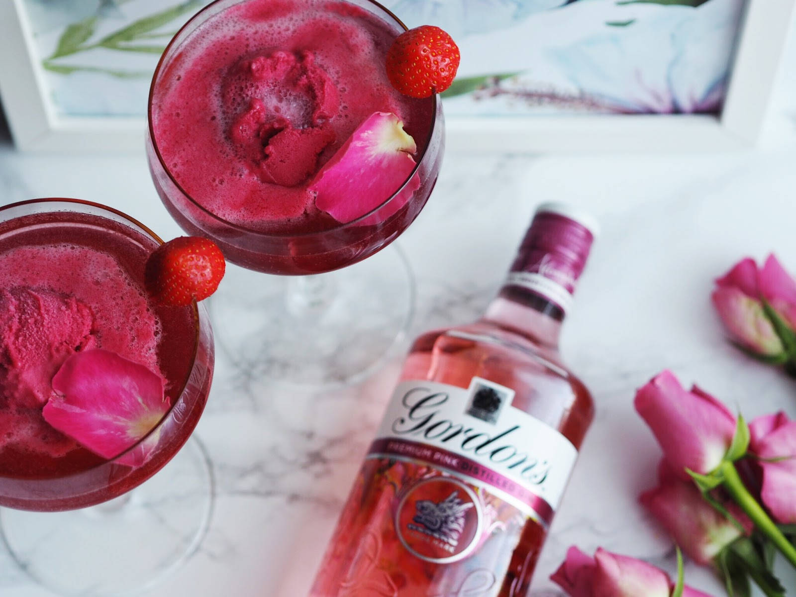 Delightful Gordon's Pink Gin Cocktail With Fresh Strawberries Wallpaper