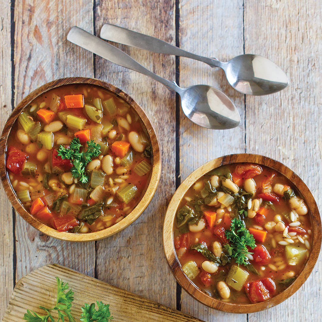 Delish Minestrone Vegetable Soup Wallpaper