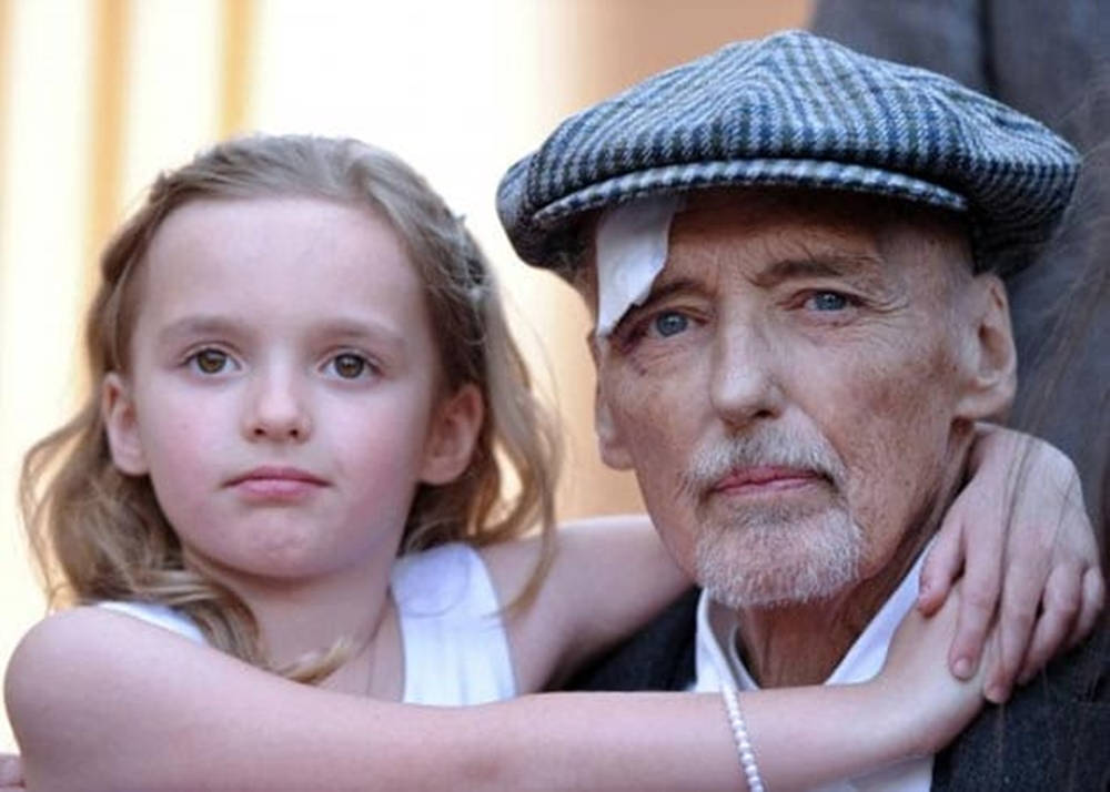 Dennis Hopper And Granddaughter Galen Wallpaper