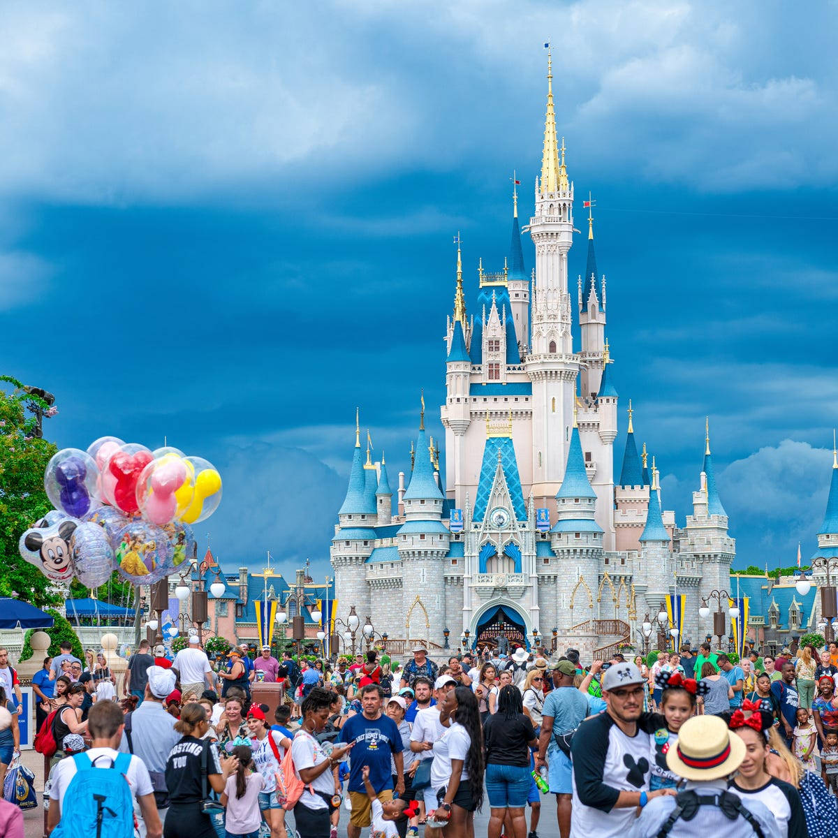 Disneyworld Bright Blue Sky Wallpaper